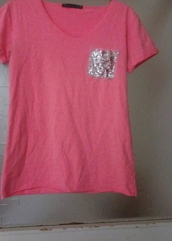 Pembe Kısa Kollu Payet Detaylı Kadın Tişört