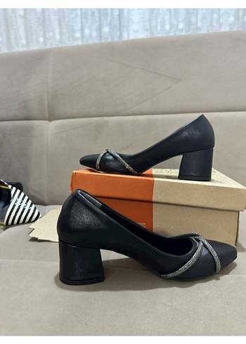 Kahverengi Tokalı Kadın Topuklu Bot - Görsel 4