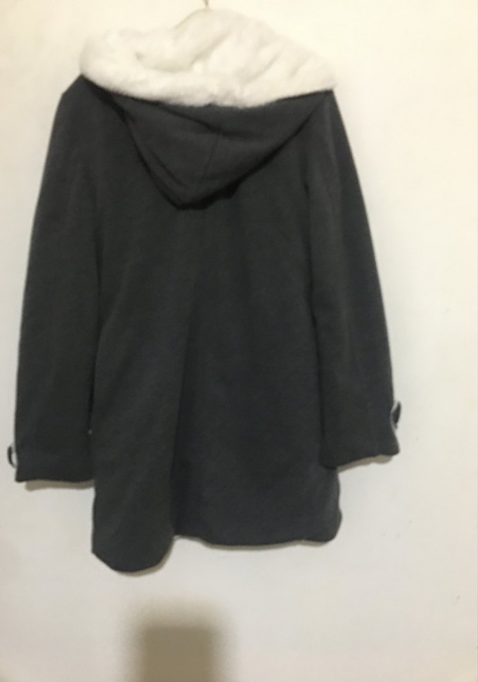 Kapüşonlu gri düğmeli kaban - Görsel 2