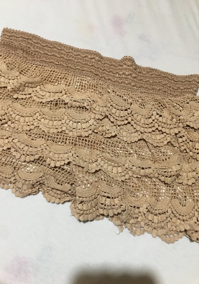 A9-Bej Fırfırlı Örgü Bohem Şort - Görsel 2