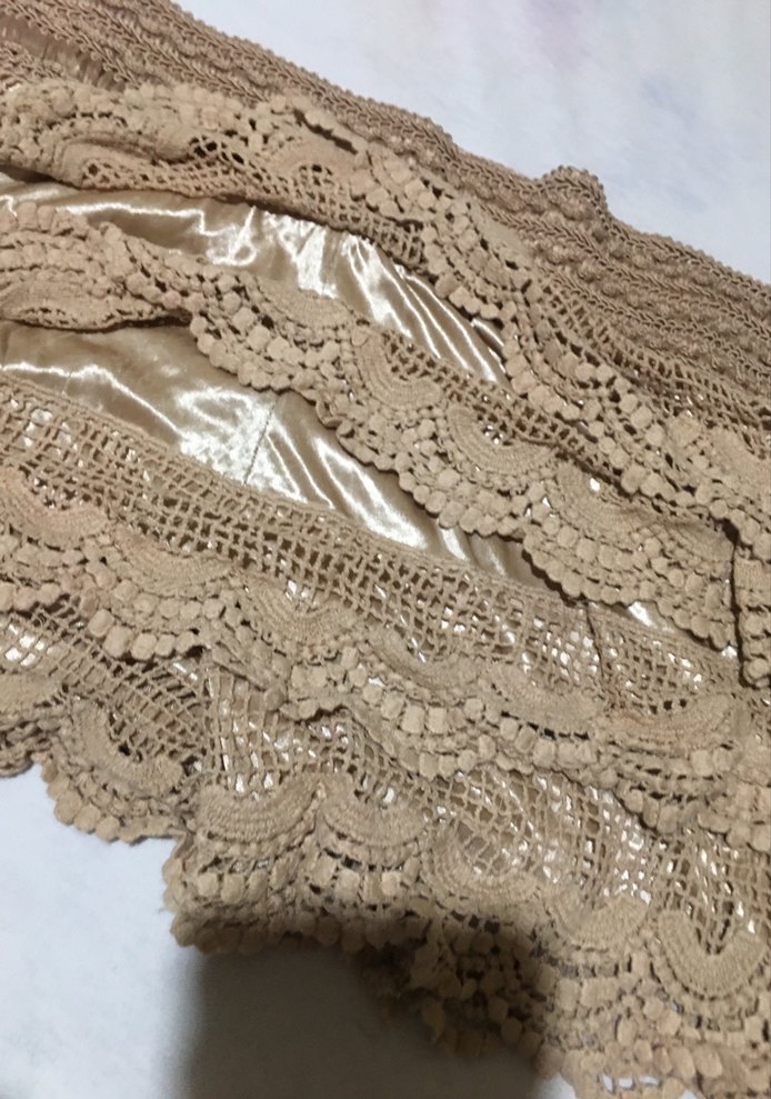 A9-Bej Fırfırlı Örgü Bohem Şort - Görsel 3