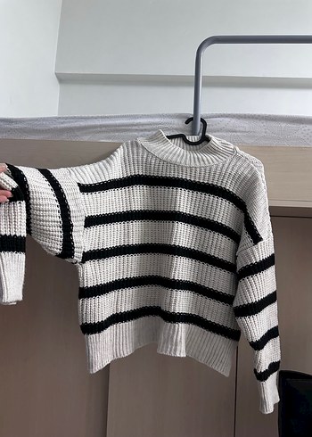 Gri Çizgili Yüksek Yakalı Kadın Kazak - Görsel 4