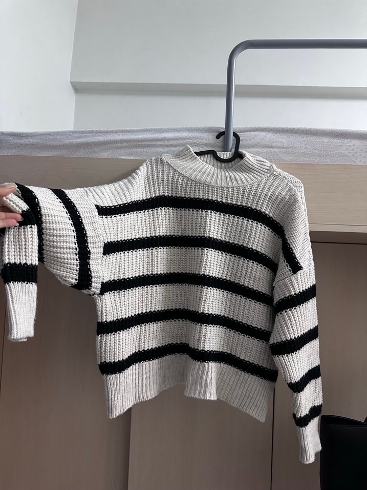 Gri Çizgili Yüksek Yakalı Kadın Kazak - Görsel 4