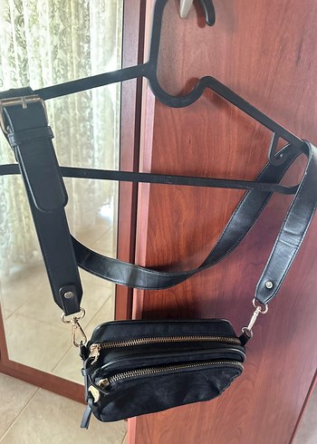 Stradivarius Siyah Deri Kadın Çapraz Çanta Tokalı