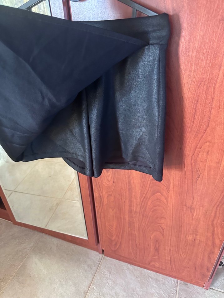 Siyah Deri Mini Etek - Görsel 3