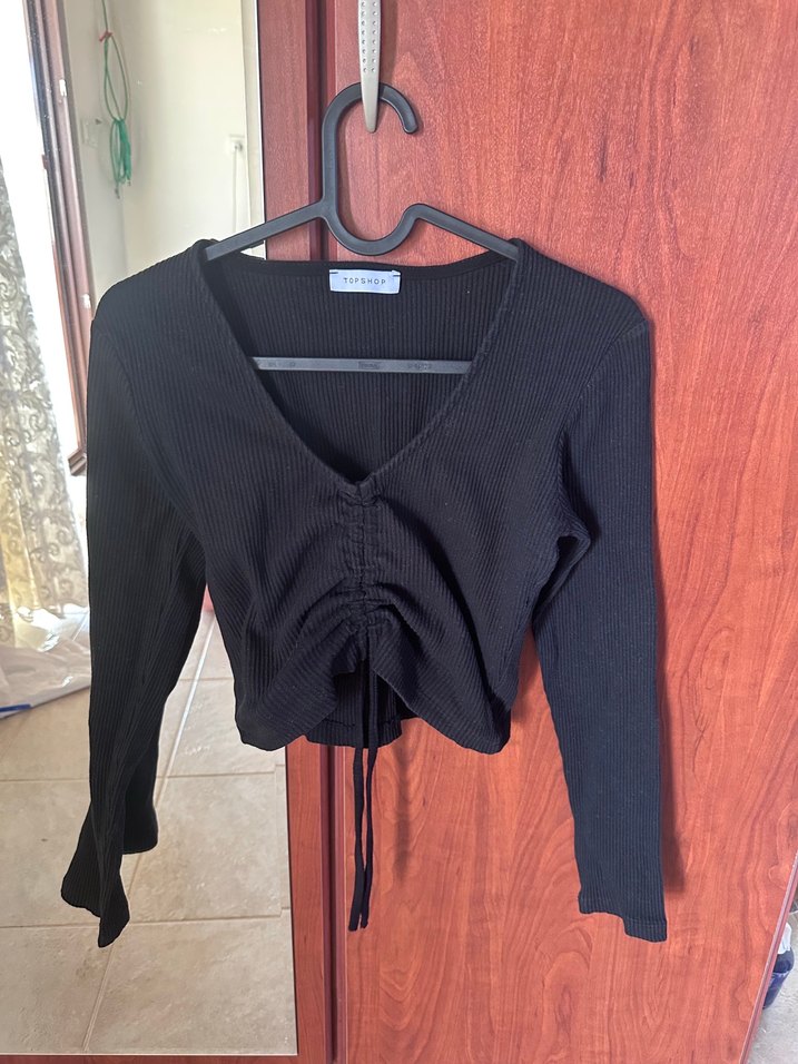 Siyah V-Yaka Büzgülü Uzun Kollu Bluz - Görsel 2