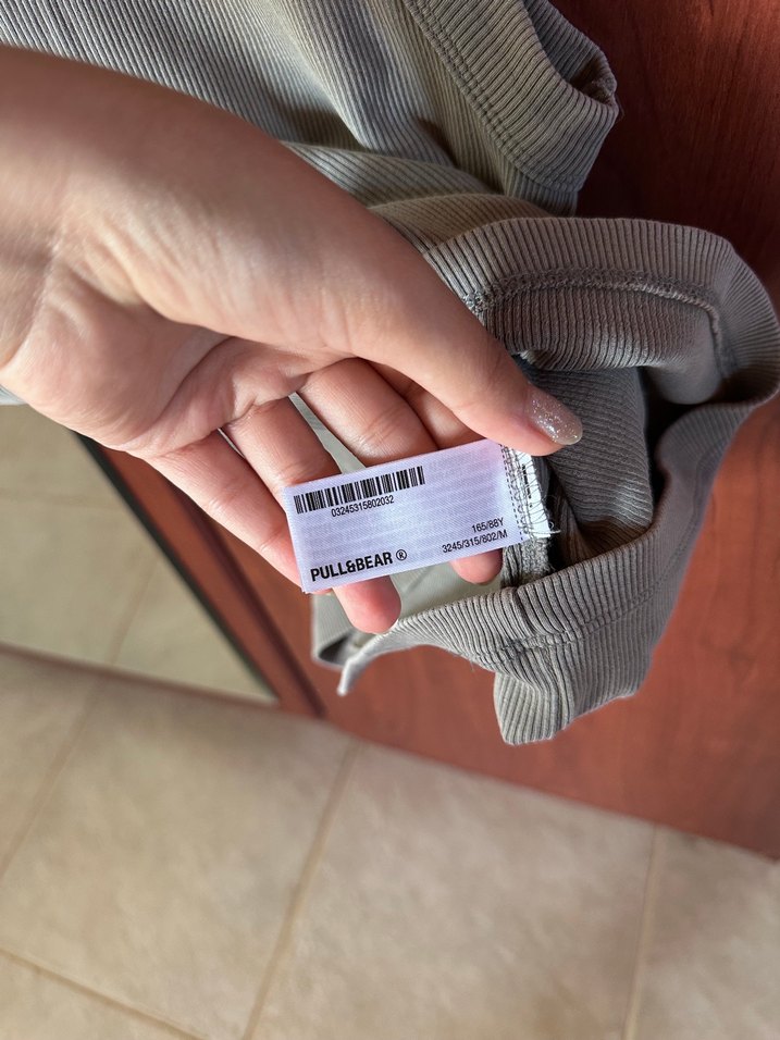 Gri Kolsuz Yüksek Yakalı Kadın Atlet - Görsel 4