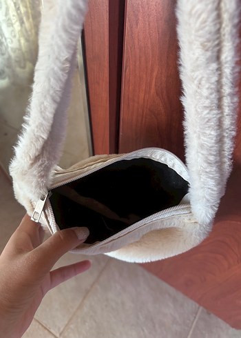 Bej Peluş Detaylı Kadın Çanta - Görsel 3