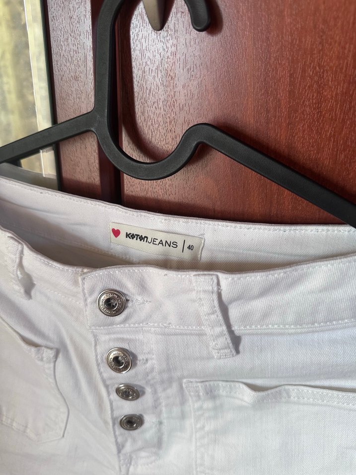 Kadın Beyaz Kot Şort - Görsel 2