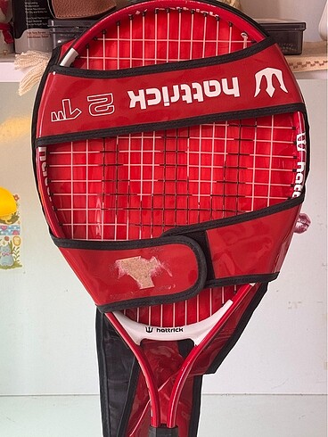  Hattrick tenis raketi