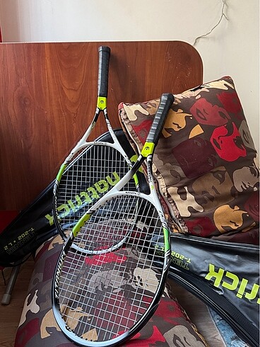 Hottrick tenis raketi ve willson toplaro