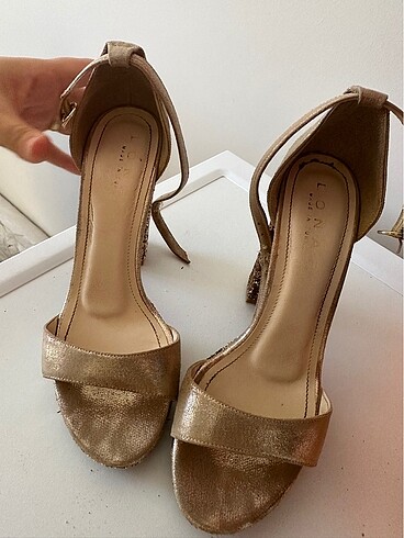 Zara Pırıltılı topuklu