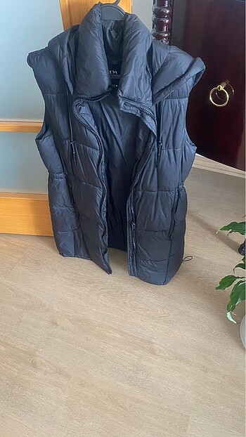 Zara Zara siyah yelek yepyenidir oversize kalıptır 36-40 arasına olur