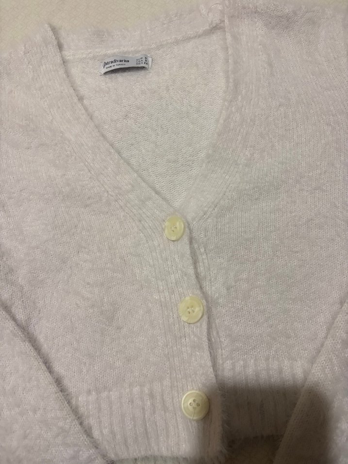Stradivarius Düğmeli Beyaz V Yaka Triko Hırka - Görsel 3