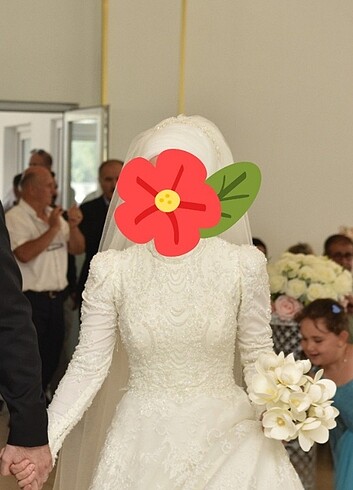AYSİRA TESETTÜR GELİNLİK