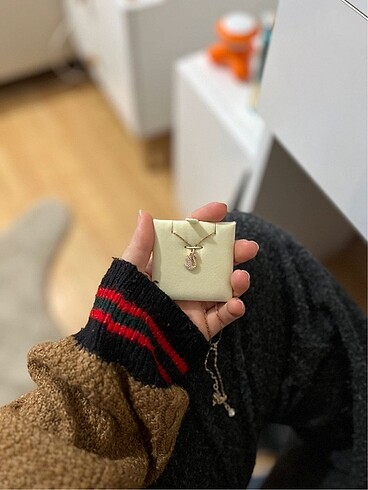 Beden Orijinal iconic swan swarovski kolye
