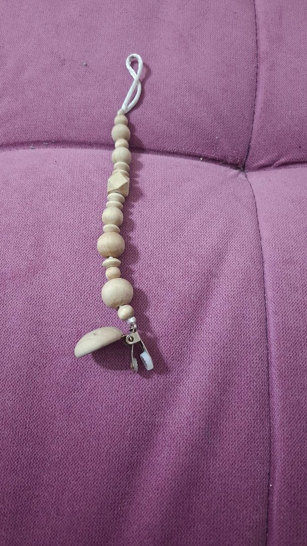 Doğal Ahşap Diş Kaşıyıcı ve Emzik Klipsi - Görsel 2