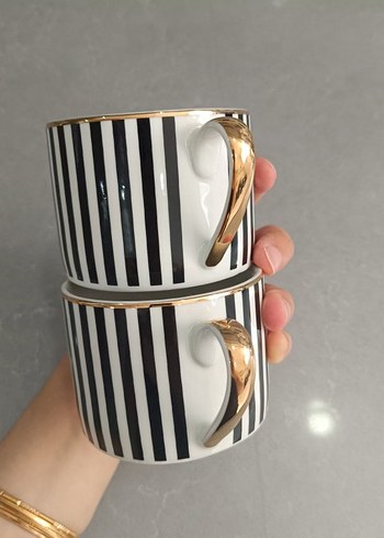 2 adet fiyatı Siyah Beyaz Desenli Altın Kenarlı Kupa - Görsel 3