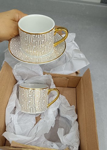 H&M Home 4 fincan 4 tabak Altın desenli beyaz porselen fincan seti