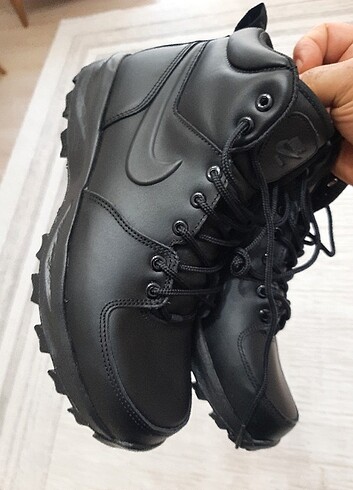 Nike 42.5 ve 43 beden Monae hakiki deri