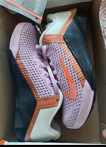 Nike 40.5 Metcon 6