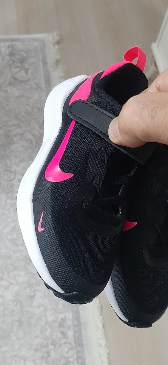 Nike Siyah-Pembe Kız Çocuk Spor Ayakkabı 27 Revolution 7 - Görsel 3