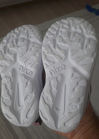 25 Beden Nike 25 Siyah kız Çocuk Spor Ayakkabı