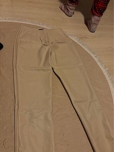 Bej rengi deri pantolon - Görsel 3