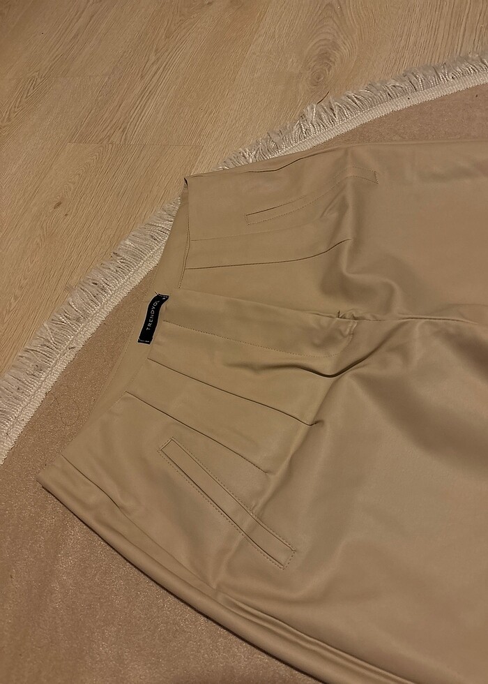 Bej rengi deri pantolon - Görsel 2