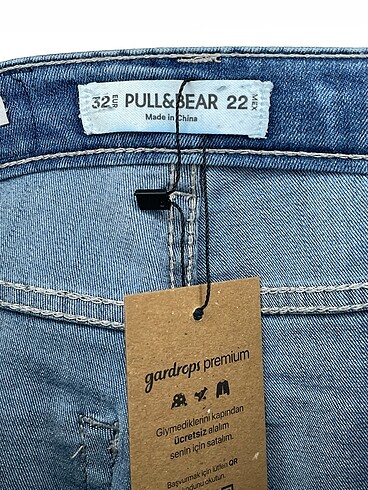 32 Beden mavi Renk Pull and Bear Jean / Kot %70 İndirimli.