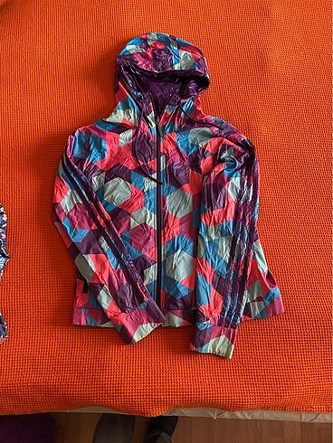 Adidas yağmurluk