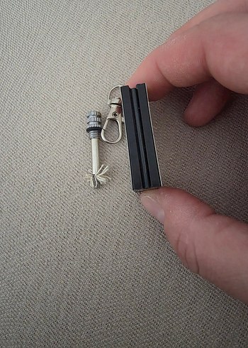 Gri Metal Anahtarlık Zippo Çakmak - Görsel 3