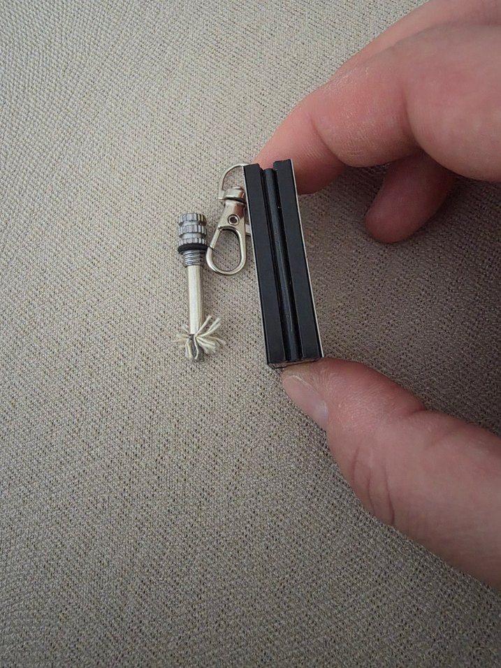 Gri Metal Anahtarlık Zippo Çakmak - Görsel 3