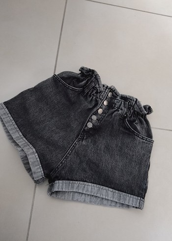 Gri Düğmeli Kadın Denim Şort - Görsel 4