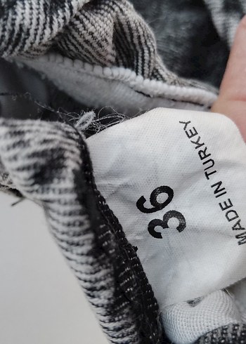 Gri Düğmeli Kadın Denim Şort - Görsel 3