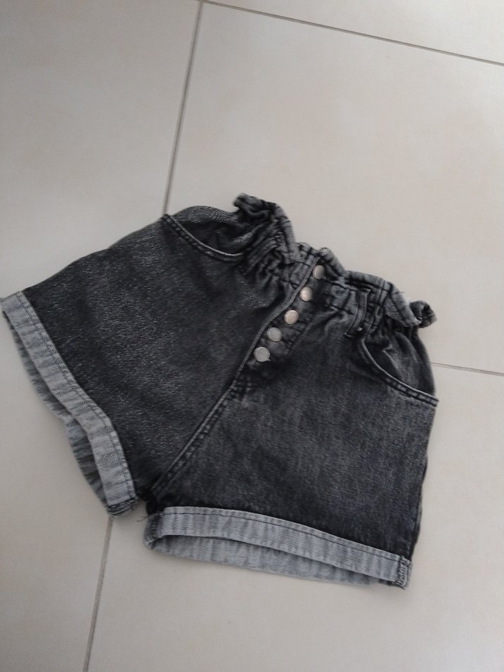 Gri Düğmeli Kadın Denim Şort - Görsel 5