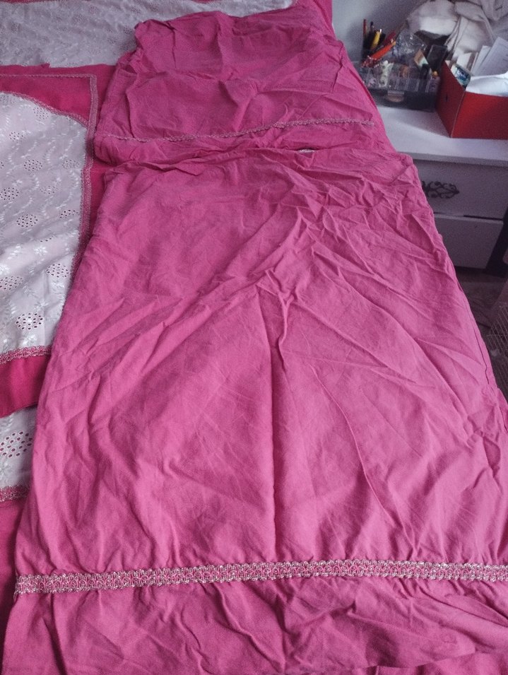 Pembe Nakışlı Yatak Örtüsü - Görsel 4