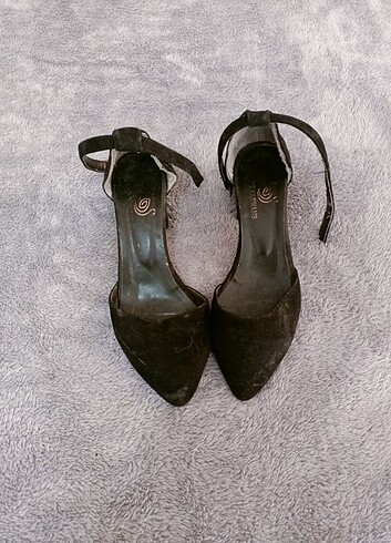 37 Beden siyah Renk Kısa topuk ayakkabı 