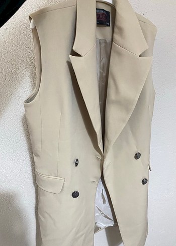 m Beden Bej Düğmeli Kolsuz Kadın Blazer