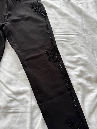 Diğer Çok şık yanları işlemeli pantalon