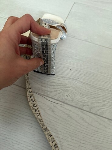 36 Beden ten rengi Renk Çok şık taş detaylı terlik
