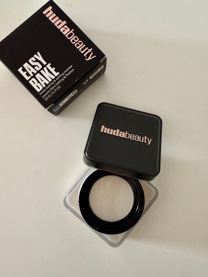 Huda Beauty Pound Cake Pudra - Görsel 2