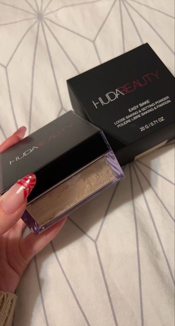 Huda Beauty transparan  Pudrası - Görsel 2