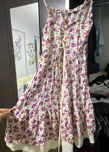 Çiçek Desenli Bağcıklı Bohem Midi Elbise