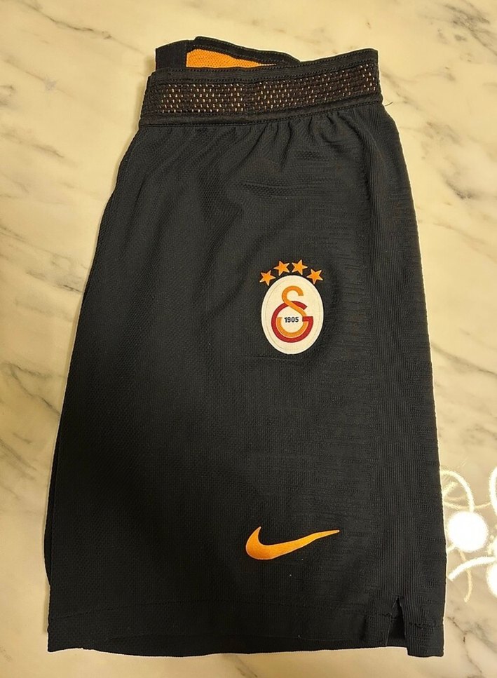 Orjinal gs maç şortu - Görsel 2