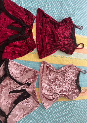 Bordo ve Pembe Kadife İp Askılı Mini Pijama Takımı