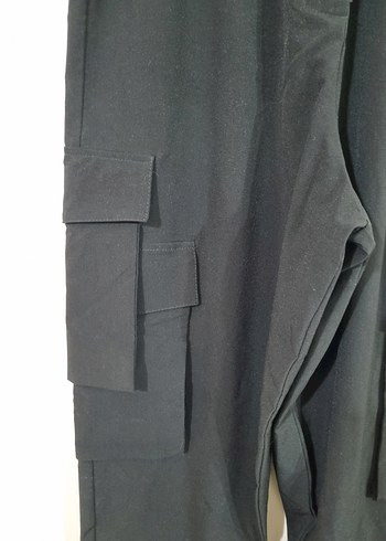 m Beden Siyah Kemerli Rahat Kesim Kadın Kargo Pantolon