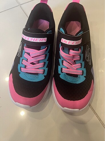 Skechers