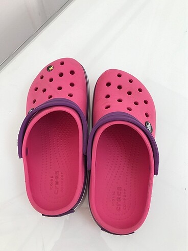 16 Beden Pembe Crocs Terlik
