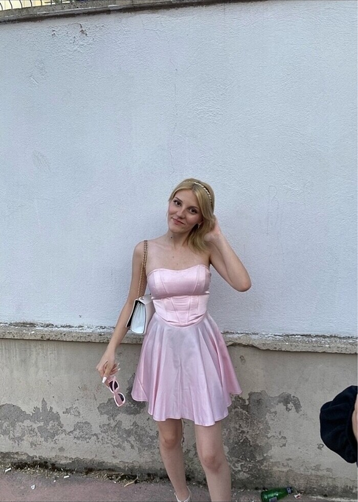 Pembe elbise - Görsel 4